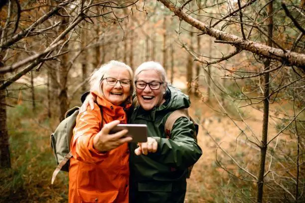 Can Seniors Get Free Phones? Here's How_5